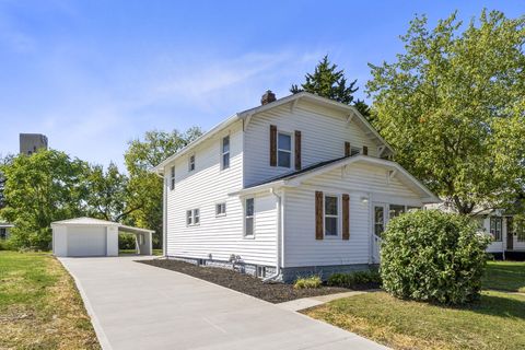 Photo of 320 E Xenia Drive, Fairborn, OH 45324 (MLS # 1041709) Photo of 320 E Xenia Drive, Fairborn, OH 45324 (MLS # 1041709)