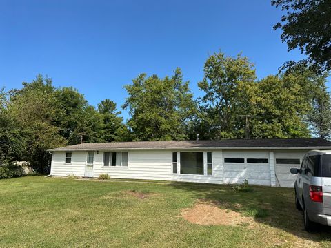 Photo of 1150 W Sparrow Road, Springfield, OH 45502 (MLS # 1041232)
