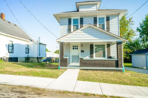 Photo of 420 Summit Street, Piqua, OH 45356 (MLS # 1041925)