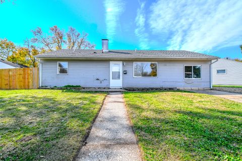 Photo of 128 Marchmont Drive, Fairborn, OH 45324 (MLS # 1042408)