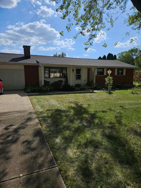 Photo of 5177 Outerview Drive, Springfield, OH 45502 (MLS # 1041692)