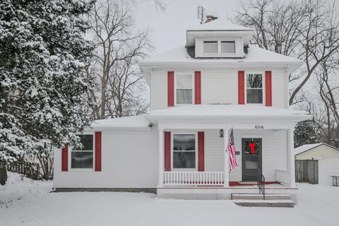 Photo of 606 S Walnut Street, Urbana, OH 43078 (MLS # 1042985)