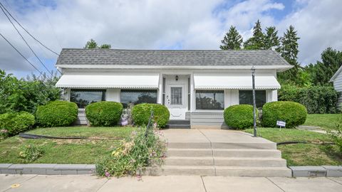 Photo of 1225 Beacon Street, Springfield, OH 45505 (MLS # 1040154)