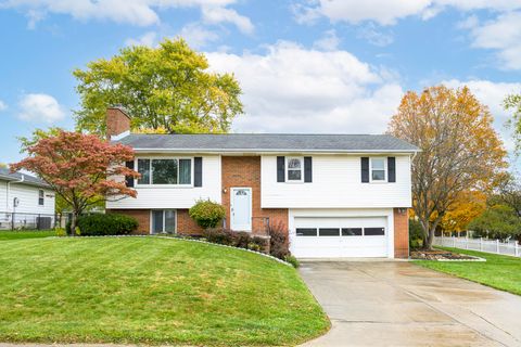 Photo of 512 Newford Drive, Bellefontaine, OH 43311 (MLS # 1042296)