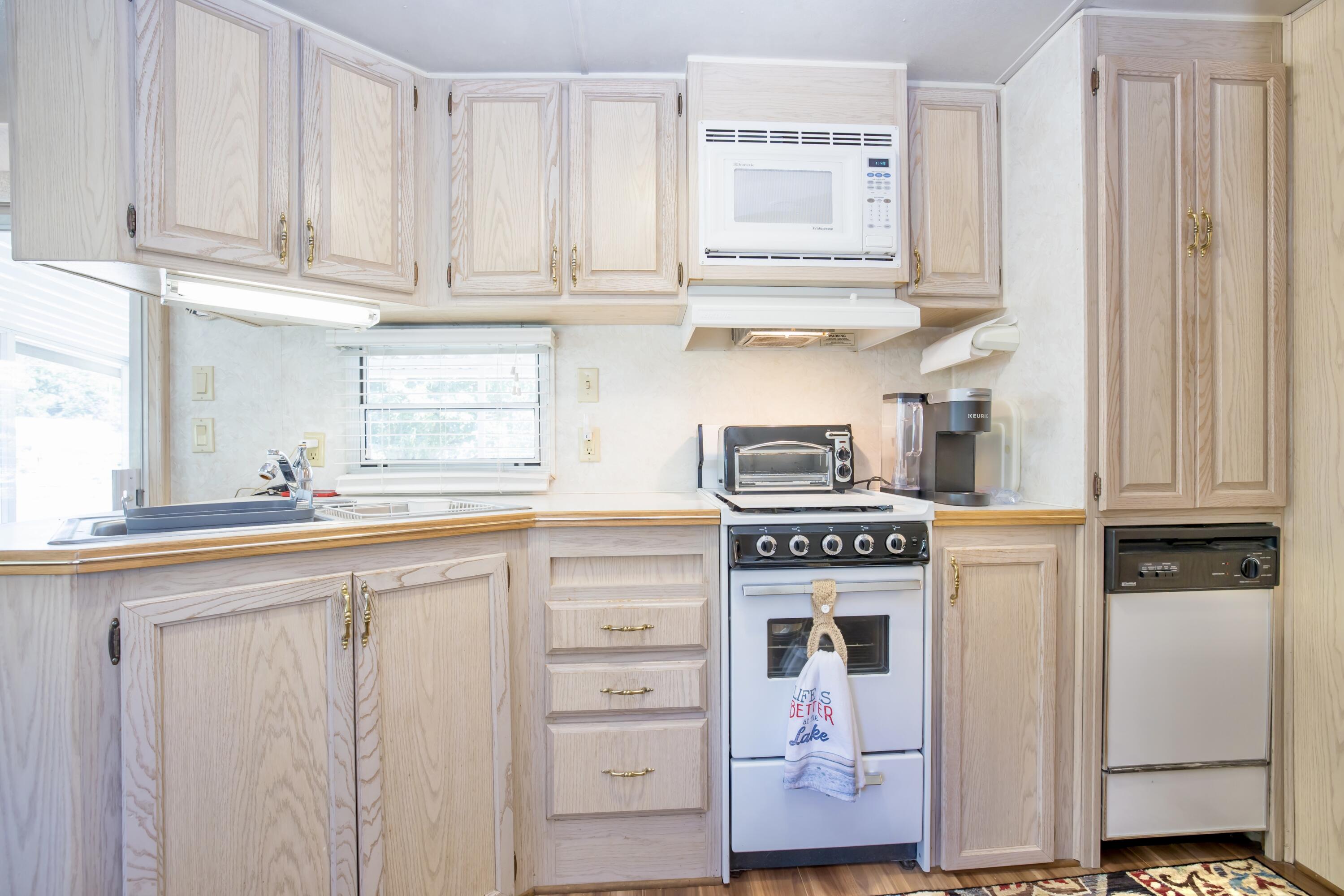 Photo 5 of 15 of 14051 Woll Drive mobile home