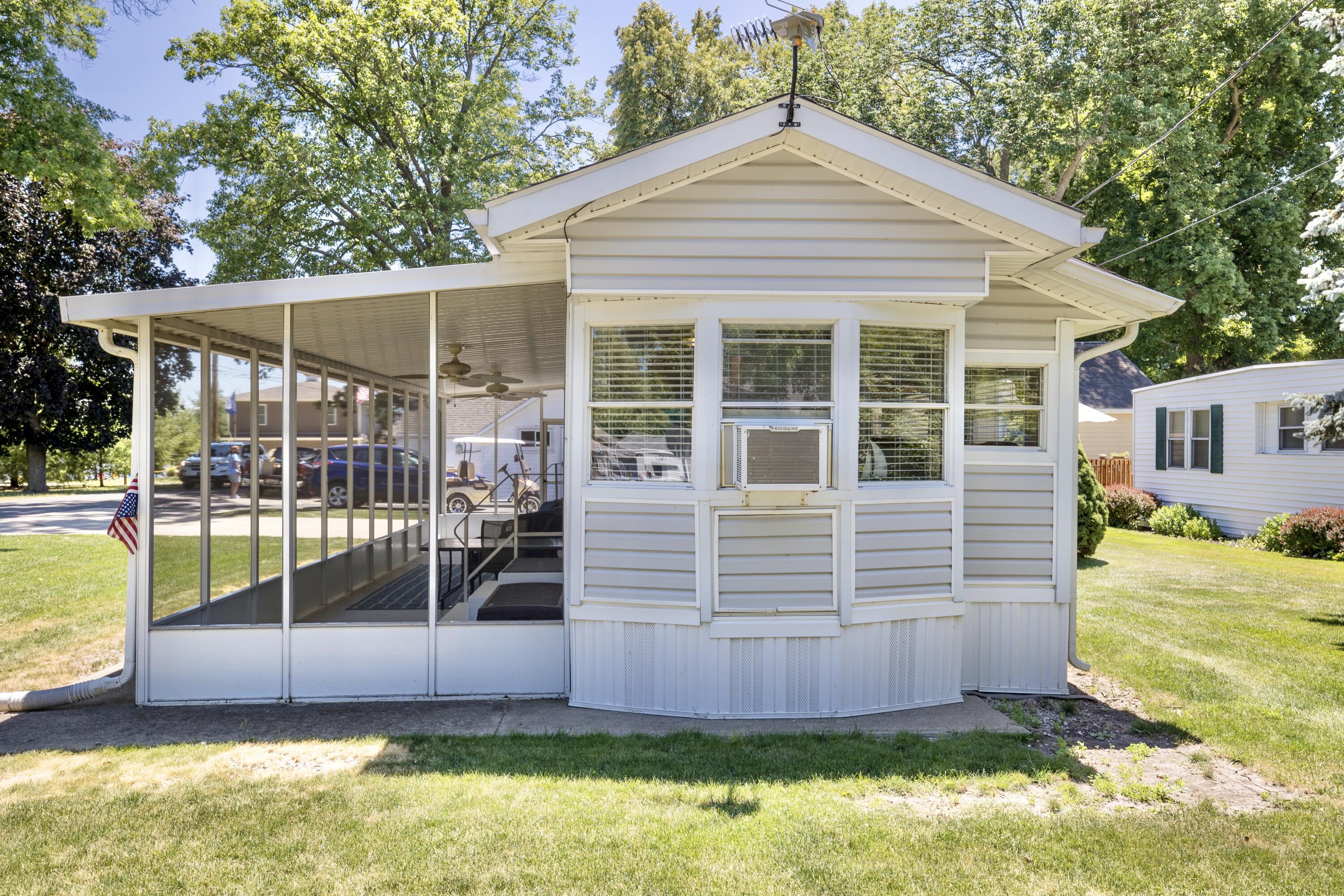 Photo 2 of 15 of 14051 Woll Drive mobile home