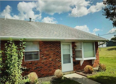 Photo of 4524 E Ridgewood Road, Springfield, OH 45503 (MLS # 1041732)