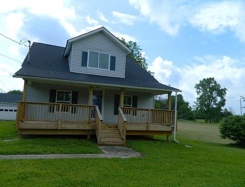 Photo of 16 W Walnut Street, Jeffersonville, OH 43128 (MLS # 1039167)