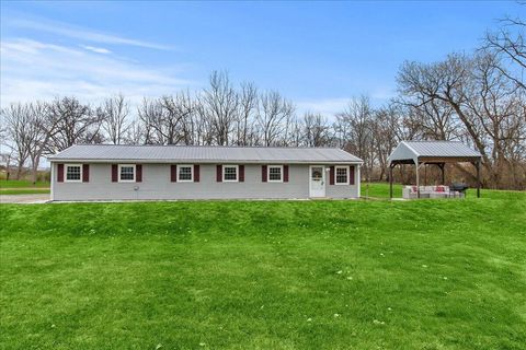 Photo of 10 Darby Avenue, Mechanicsburg, OH 43044 (MLS # 1042785)
