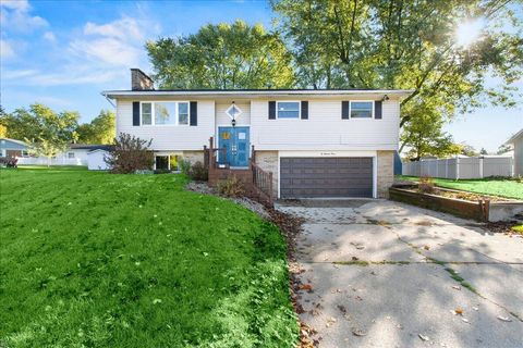 Photo of 612 Hillcrest Drive, Bellefontaine, OH 43311 (MLS # 1042120)
