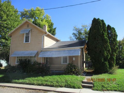Photo of 211 Franklin Street, Piqua, OH 45356 (MLS # 1042123)