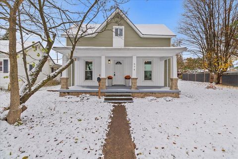 Photo of 574 Washington Avenue, Urbana, OH 43078 (MLS # 1042491)