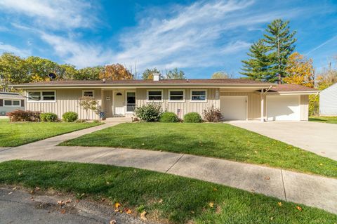 Photo of 301 Hillcrest Court, Sidney, OH 45365 (MLS # 1042258)