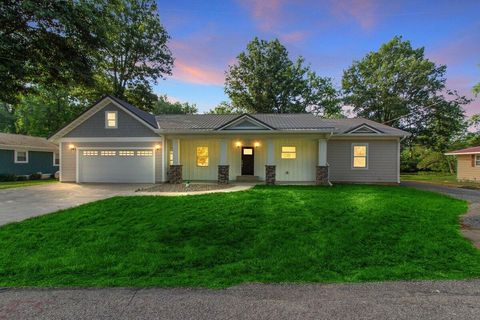 Photo of 15848 Barnes Drive, Belle Center, OH 43310 (MLS # 1042062)