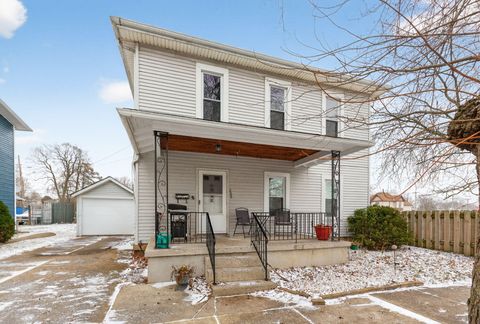 Photo of 208 N Madriver Street, Bellefontaine, OH 43311 (MLS # 1043051)