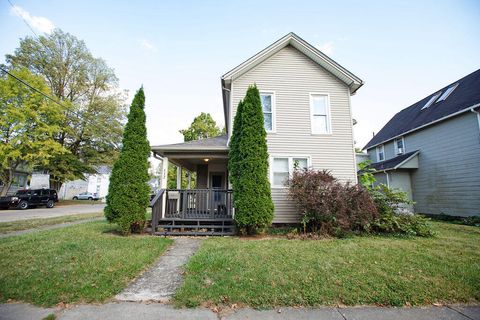 Photo of 432 N Detroit St, Bellefontaine, OH 43311 (MLS # 1041734)