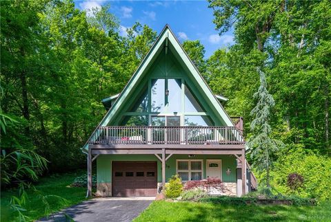 Photo of 839 White Oak Drive, Springfield, OH 45504 (MLS # 1041978)