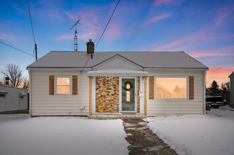 Photo of 1014 Beacon Street, Springfield, OH 45505 (MLS # 1042996)