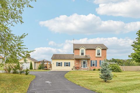 Photo of 1262 N Heck Hill Road, Saint Paris, OH 43072 (MLS # 1041629) Photo of 1262 N Heck Hill Road, Saint Paris, OH 43072 (MLS # 1041629)