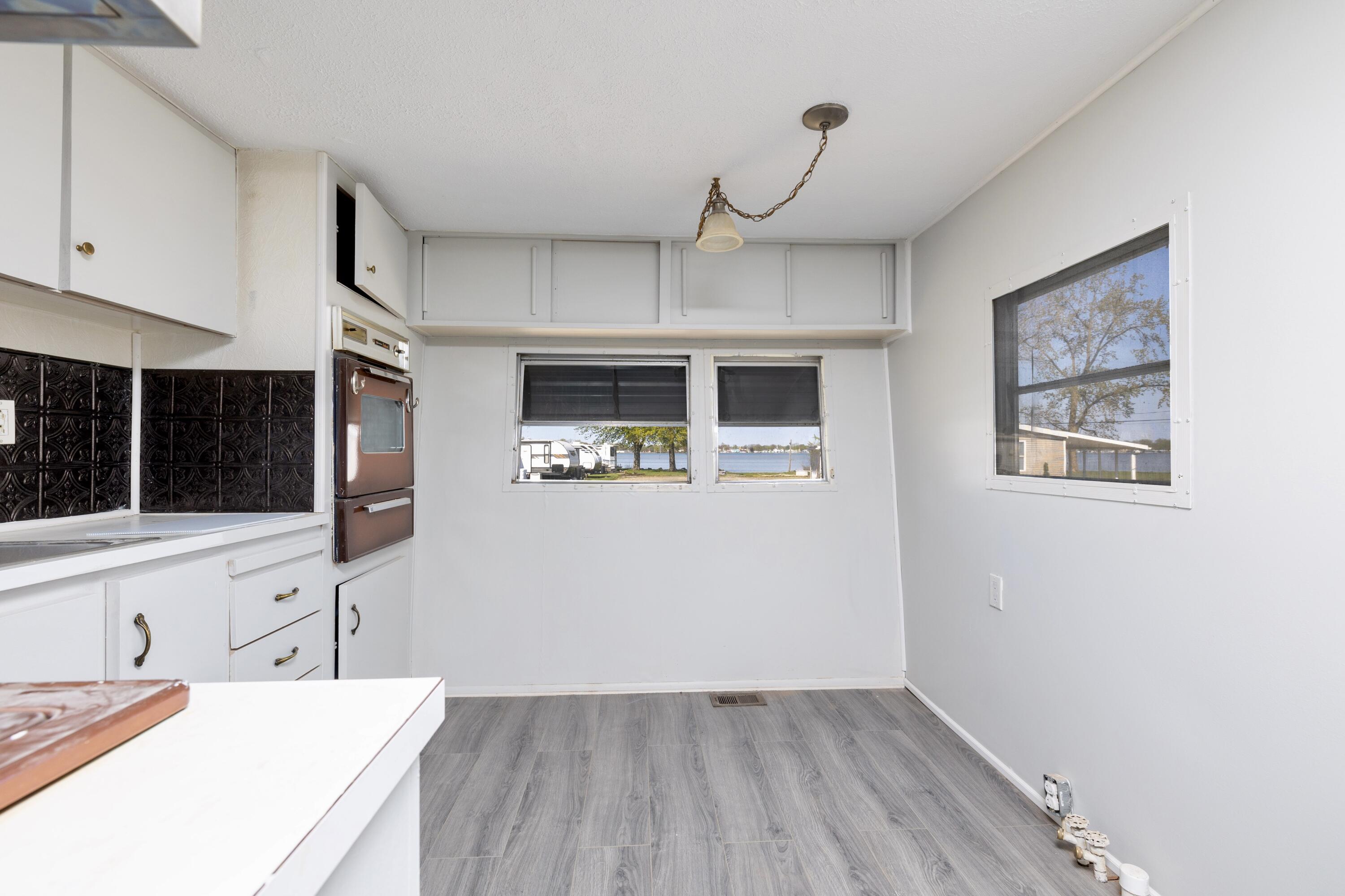 Photo 3 of 17 of 8312 OH-366 3 mobile home