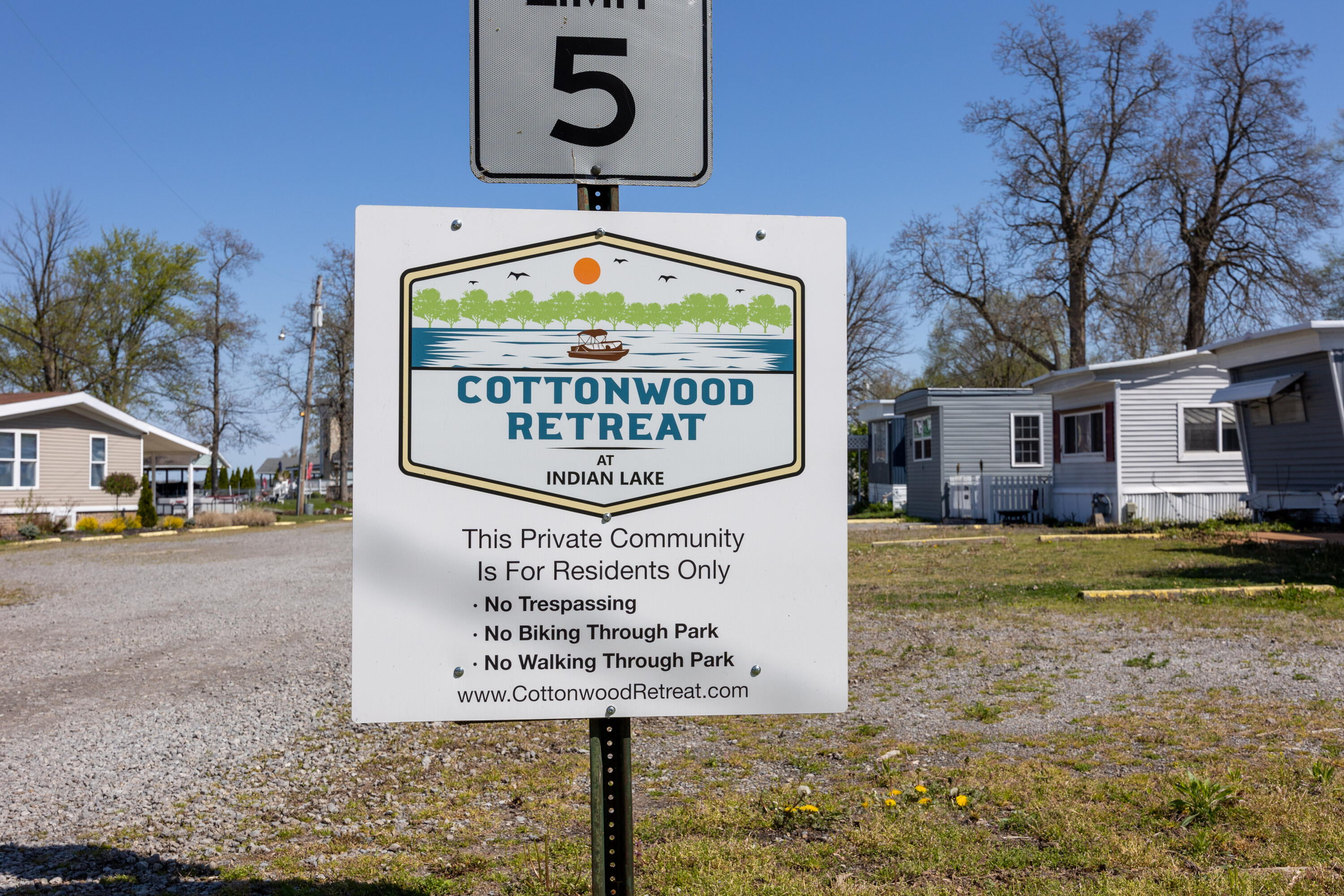 Photo 15 of 17 of 8312 OH-366 3 mobile home