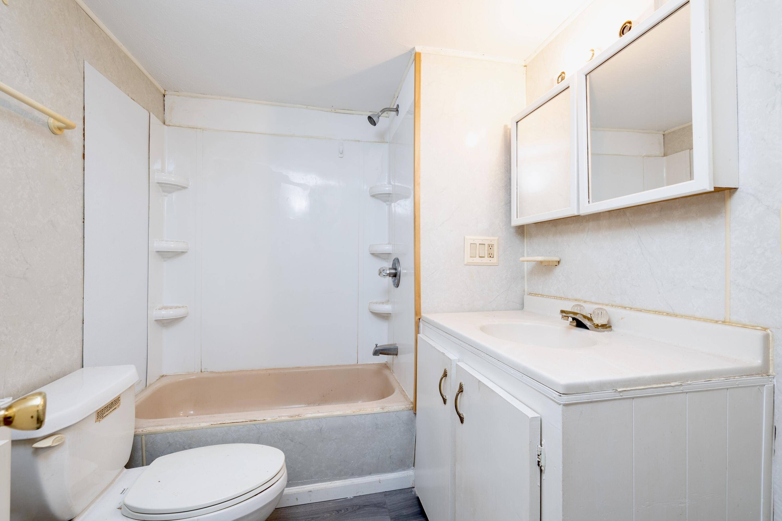 Photo 4 of 17 of 8312 OH-366 3 mobile home