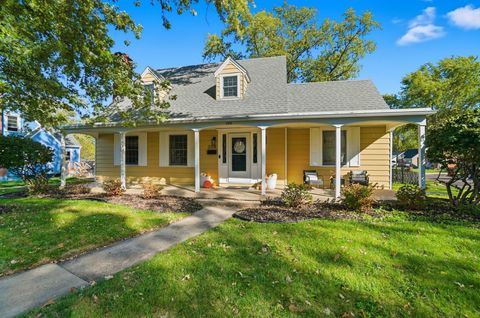 Photo of 208 S Walnut Street, Englewood, OH 45322 (MLS # 1042119)
