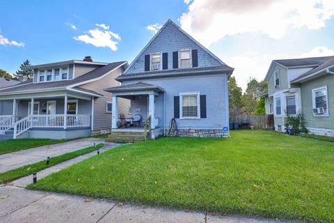 Photo of 209 W Liberty Street, Springfield, OH 45506 (MLS # 1042771)