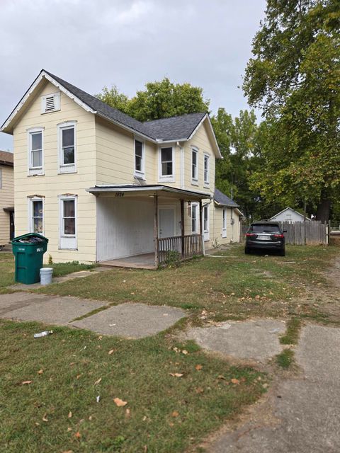 Photo of 1824 W Washington Street, Springfield, OH 45506 (MLS # 1041798)