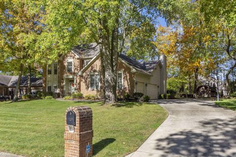 Photo of 916 Sawmill Court, Springfield, OH 45503 (MLS # 1042092) Photo of 916 Sawmill Court, Springfield, OH 45503 (MLS # 1042092)