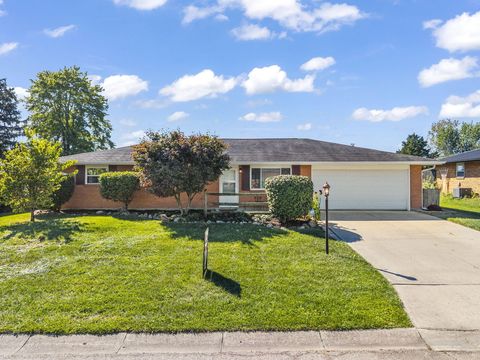 Photo of 6155 Rosecrest Drive, Dayton, OH 45414 (MLS # 1041929)