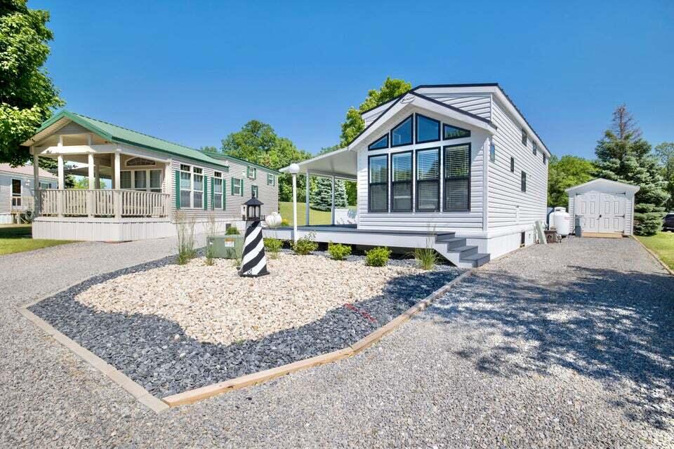 Photo 6 of 52 of 11377 Twp Rd 266 Lot 7 mobile home
