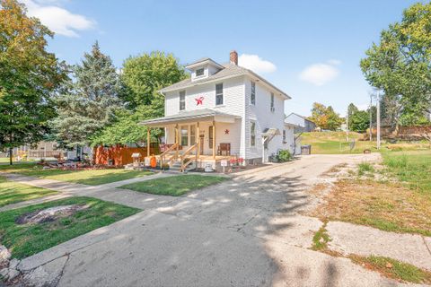 Photo of 221 E Patterson Avenue, Bellefontaine, OH 43311 (MLS # 1041830) Photo of 221 E Patterson Avenue, Bellefontaine, OH 43311 (MLS # 1041830)