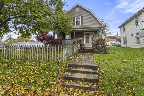 Photo of 535 S Belmont Avenue, Springfield, OH 45505 (MLS # 1042454)
