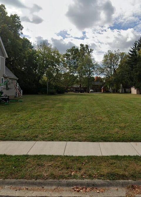 Photo of 3335 E Ward Street, Springfield, OH 45504 (MLS # 1036525)