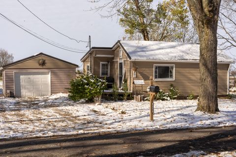 Photo of 450 Lake Avenue, Russells Point, OH 43348 (MLS # 1042489)