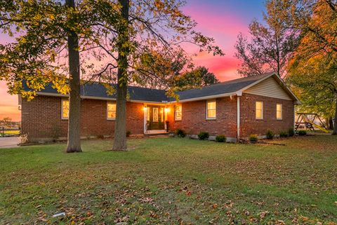 Photo of 14666 Circle Drive, Sidney, OH 45365 (MLS # 1042194)