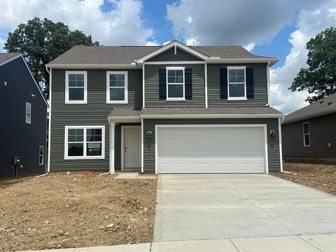 Photo of 875 Sherwood Loop, Bellefontaine, OH 43311 (MLS # 1039922)