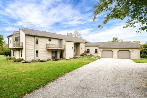 Photo of 5315 E State Route 571, Tipp City, OH 45371 (MLS # 1042041)