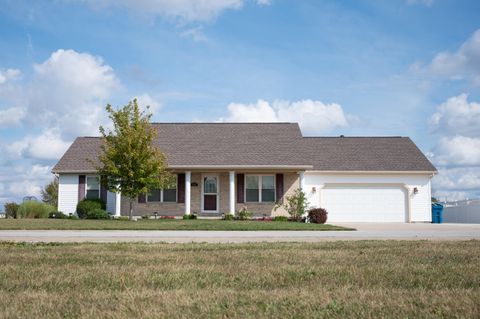 Photo of 102 Parkview Drive, Jackson Center, OH 45334 (MLS # 1041654)