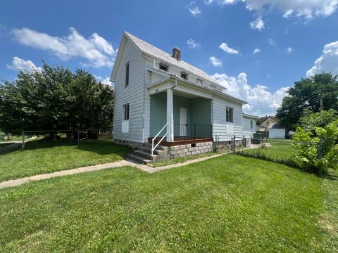 Photo of 413 E Poplar Street, Sidney, OH 45365 (MLS # 1039706)