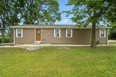 Photo of 136 E Broadway Street, Urbana, OH 43078 (MLS # 1041059) Photo of 136 E Broadway Street, Urbana, OH 43078 (MLS # 1041059)