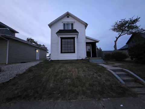 Photo of 712 Columbia Street, Saint Marys, OH 45885 (MLS # 1040812) Photo of 712 Columbia Street, Saint Marys, OH 45885 (MLS # 1040812)