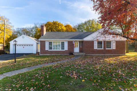 Photo of 825 Covington Avenue, Piqua, OH 45356 (MLS # 1042471)