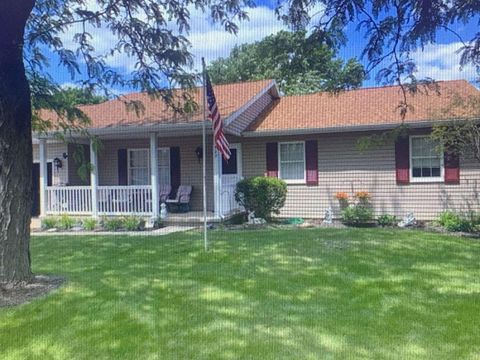 Photo of 920 Primrose Drive, Wapakoneta, OH 45895 (MLS # 1042663)