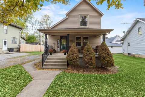 Photo of 204 E Spring Avenue, Bellefontaine, OH 43311 (MLS # 1042380)