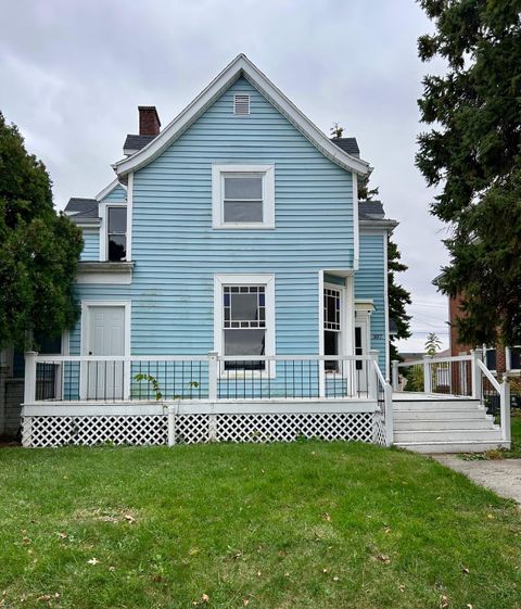 Photo of 307 E Auglaize Street, Wapakoneta, OH 45895 (MLS # 1042144)