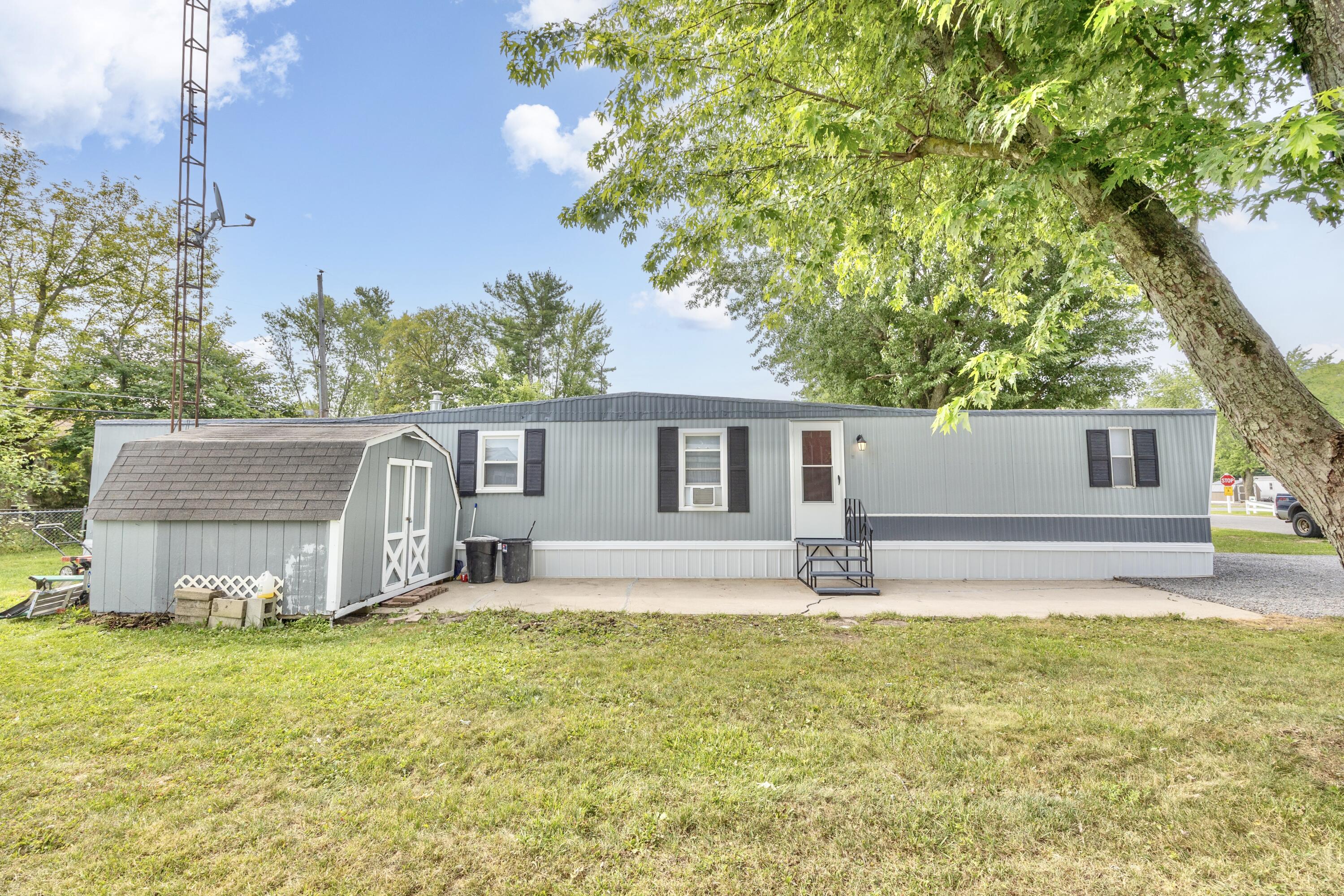 Photo 1 of 25 of 10912 Ash Street 35 mobile home