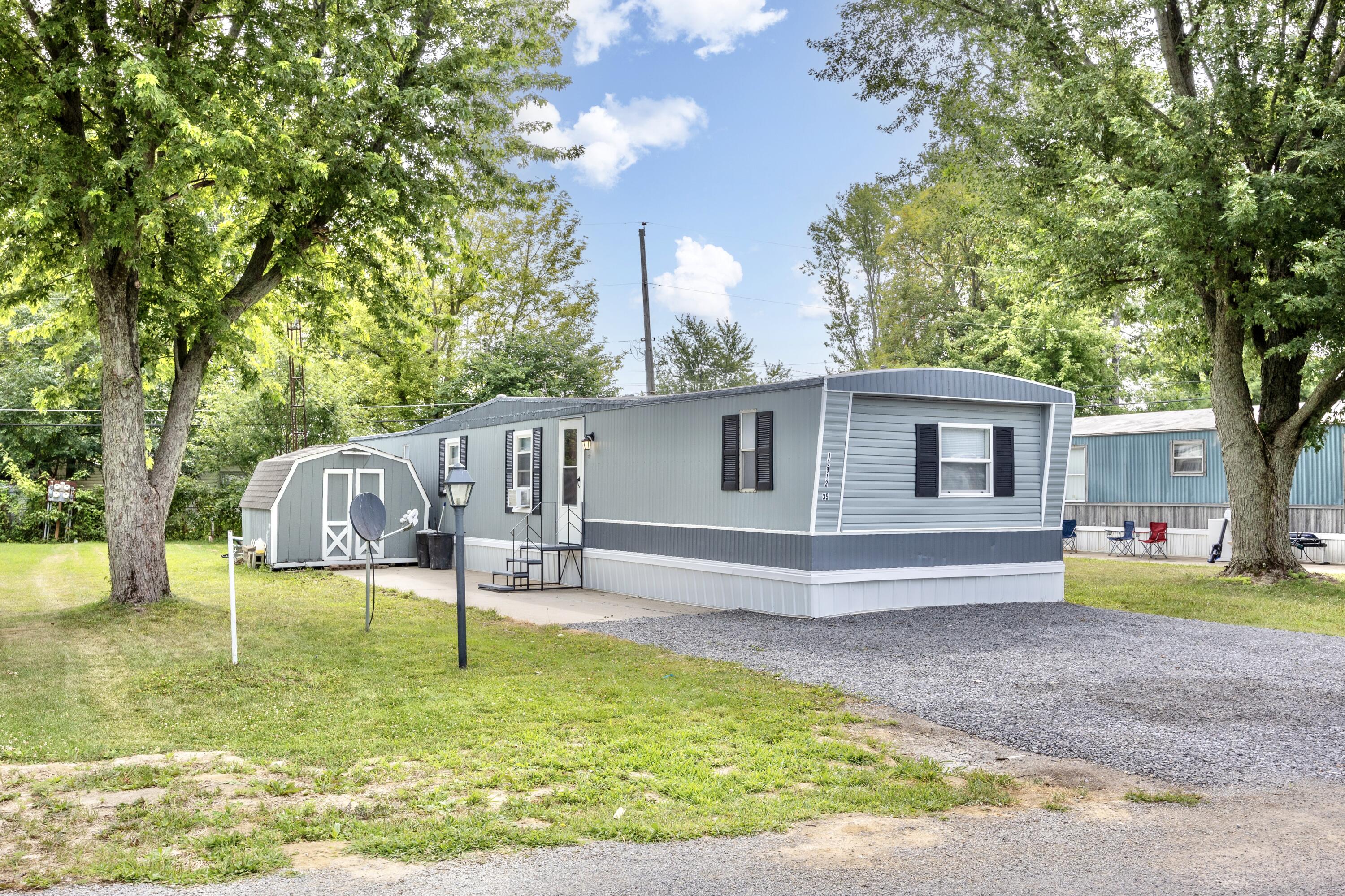 Photo 5 of 25 of 10912 Ash Street 35 mobile home
