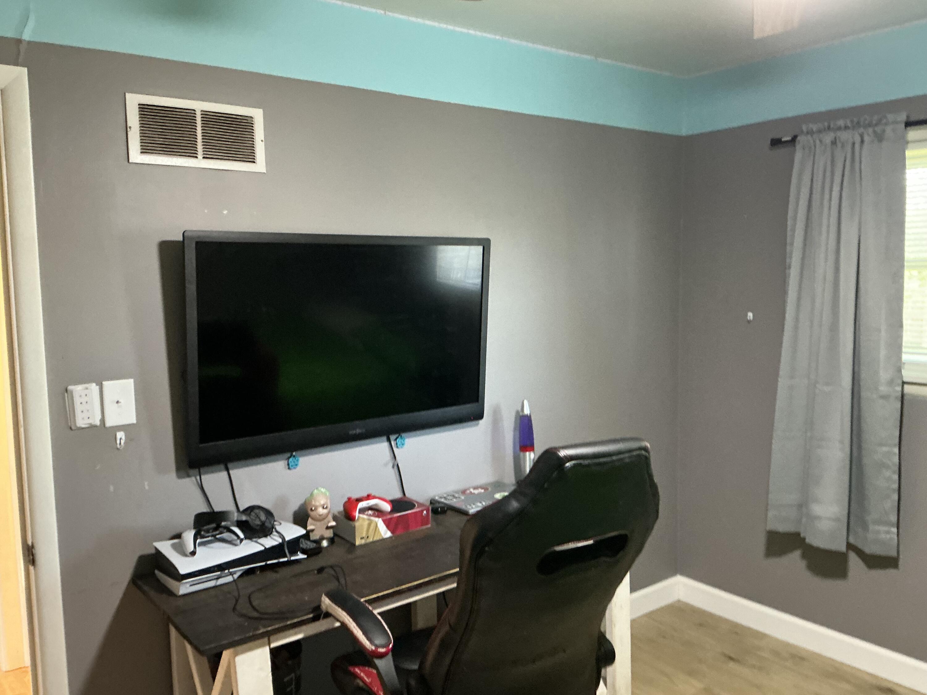 Urbana, Ohio 43078, United States, 3 Bedrooms Bedrooms, ,1 BathroomBathrooms,Residential,Pending,206625